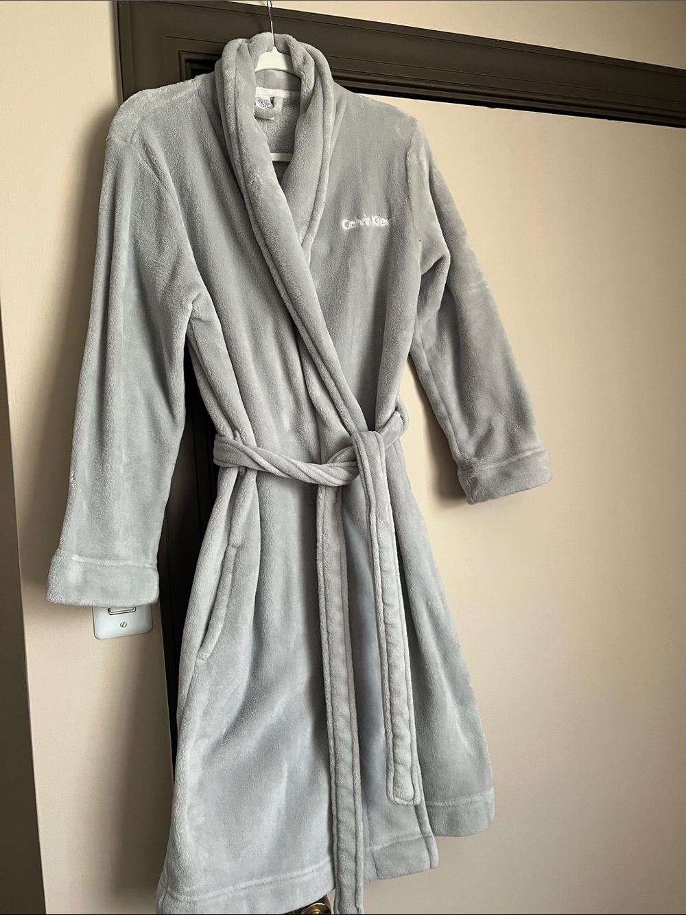 Calvin Klein Light Gray Plush Shawl-Collar Robe